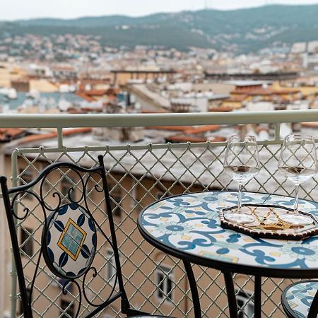 San Giusto Elegante Bilocale Con Balcone E Vista Lägenhet Trieste Exteriör bild