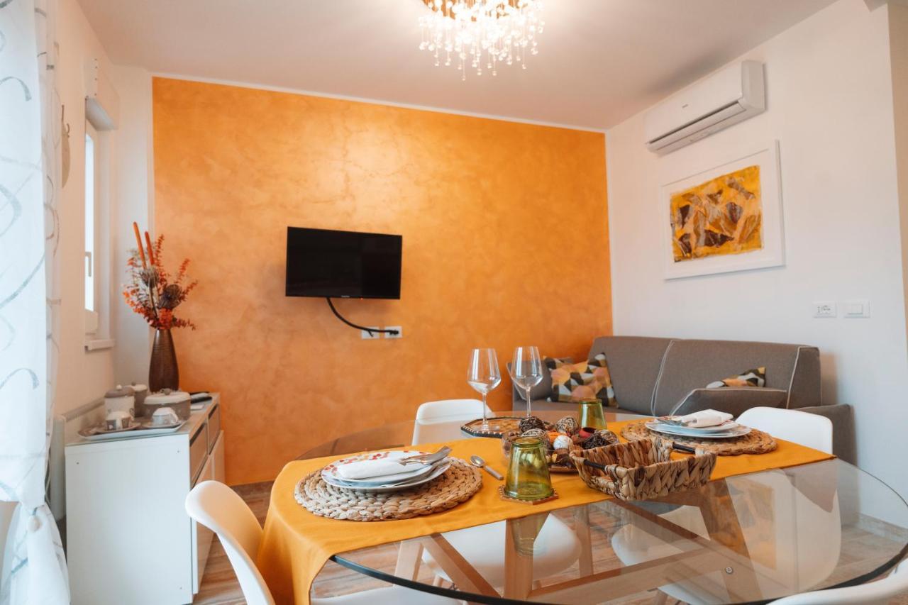 San Giusto Elegante Bilocale Con Balcone E Vista Lägenhet Trieste Exteriör bild